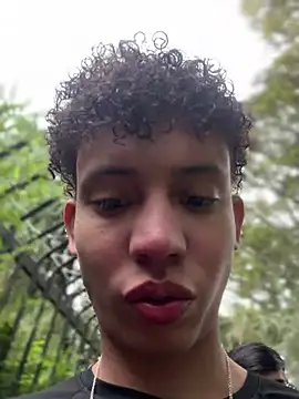 yoursexyjose Chat XXX live