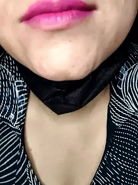 Chatroom XXX en direct de Horny_Shalu