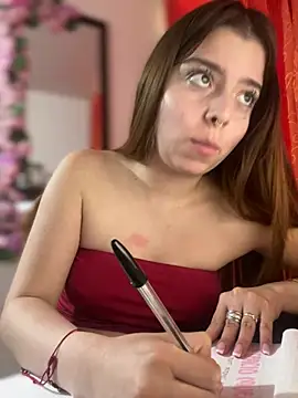 Chatroom XXX en direct de Cloew_Marz