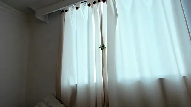 canelleGarces' Live XXX Chat