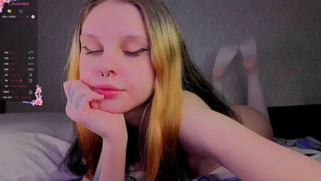 Hi_Kitti Live XXX-Chat