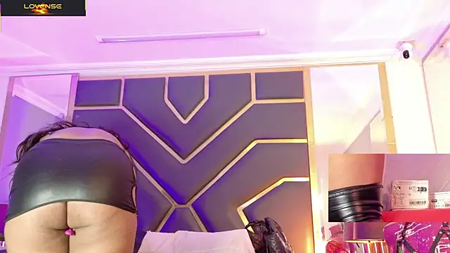 Scarlettt_Ass Live XXX-chat