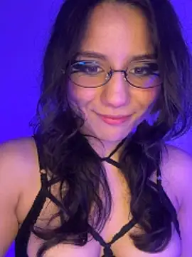 HollyPeach's Live XXX Chat