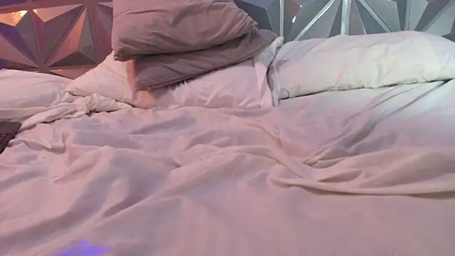 Emmy_lander1's Live XXX Chat