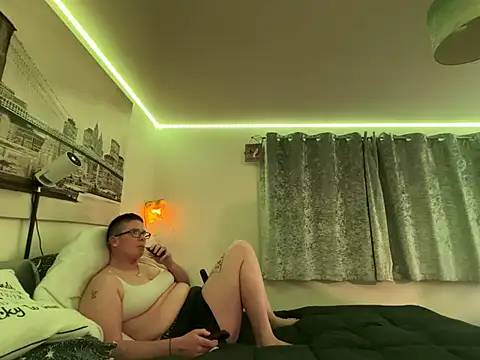 Show de webcam de Curvy-Jinx