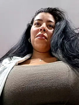 Chat XXX en directo de Luianna