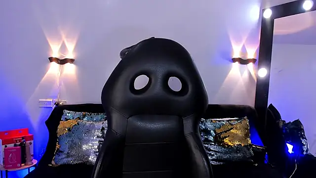 Chatroom XXX en direct de Emili_Roux