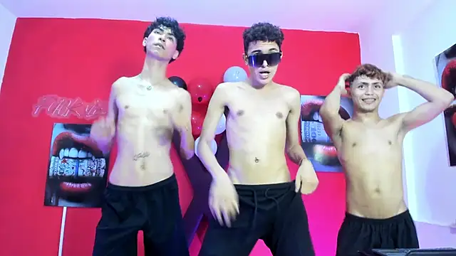 Show modela AVENGER_BOYS2026 na web-kameri