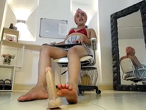 Pokazy przed kamerką – DESIRETH_GLOW