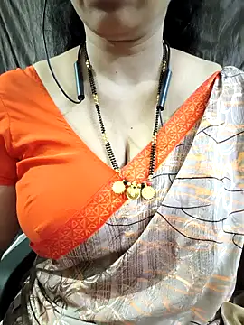 bhuvana_555's Live XXX Chat