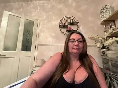 BuxomKitty_BBW: вебкам-шоу