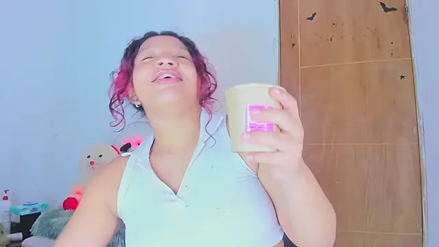 Emily_Coper18 – Naživo XXX chat