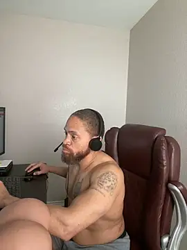 Fathero1time Adlı Modelin Canlı XXX Sohbeti