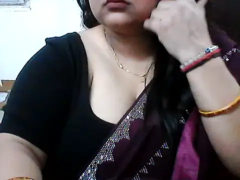 radhikkaa Live XXX-Chat