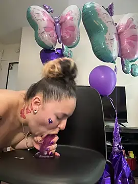 Pokazy przed kamerką – Mamachulita