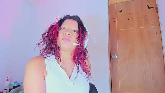 Emily_Coper18 即時 XXX 聊天