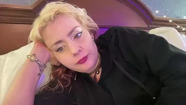 SKYLRose Show in webcam