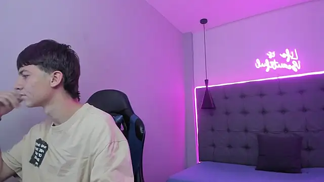 Chat +18 de Marcello_Vega ao vivo