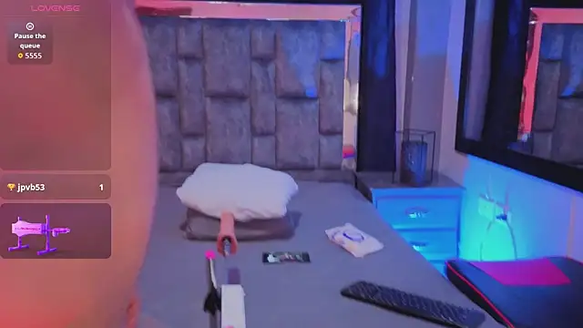 Pokazy przed kamerką – LeoMonnroe