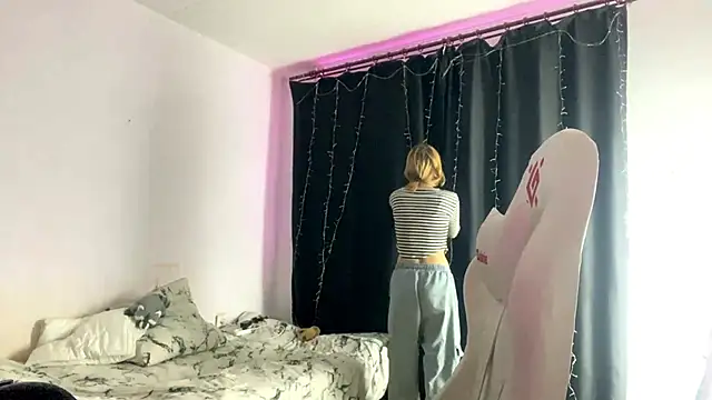 axin_burnell élő XXX-chatje