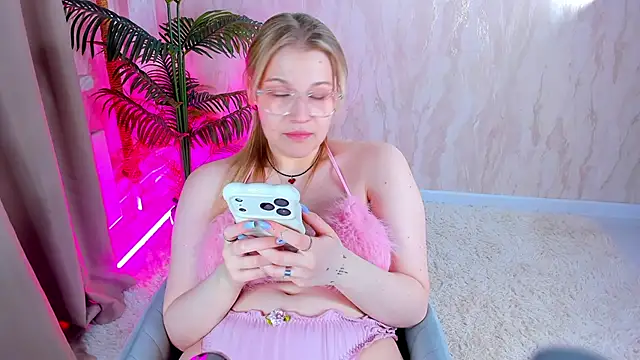 Chat +18 de Colleen_Blake ao vivo