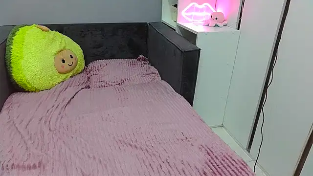 96CHloe96 élő XXX-chatje