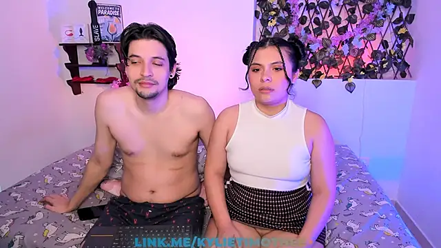 kylietimothee Adlı Modelin Canlı XXX Sohbeti