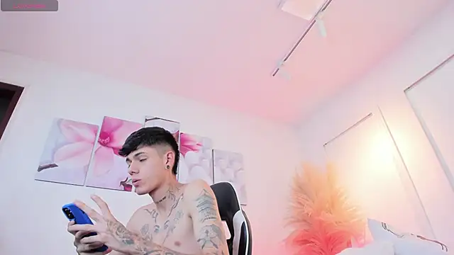 Tommy_valverde webcam show