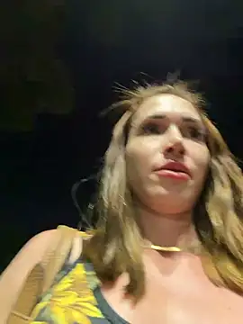 Irresistible24's Live XXX Chat