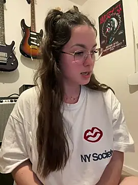 liloush__ webcam show