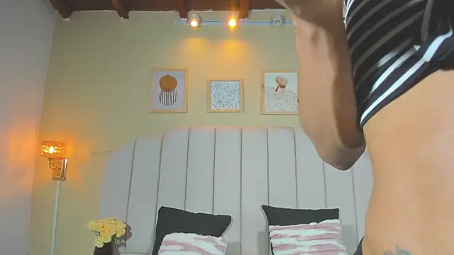 Sara_Hanks: απευθείας συνομιλία ΧΧΧ