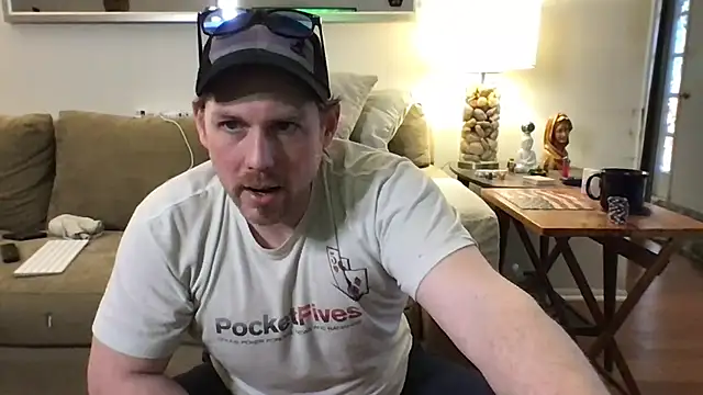 9VOLTT: απευθείας συνομιλία ΧΧΧ