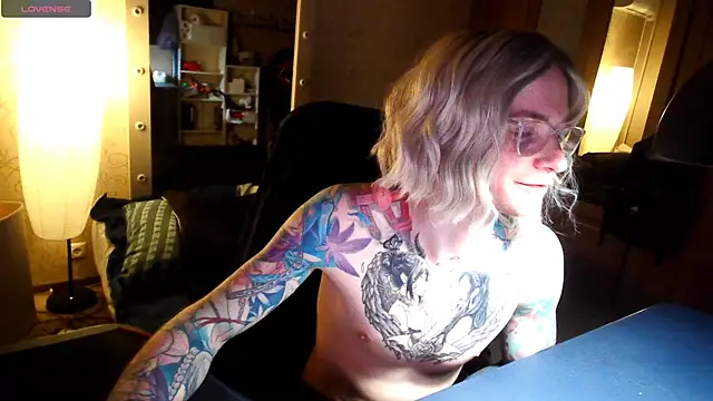 Chatroom XXX en direct de Julia_dolls