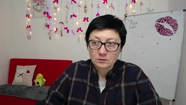 EmilyL0ve's Live XXX Chat