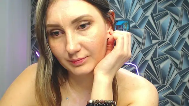 Онлайн чат XXX NikkiKiss___