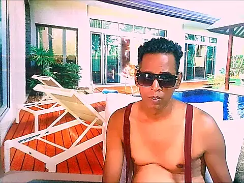IndianHunk01 webcam show