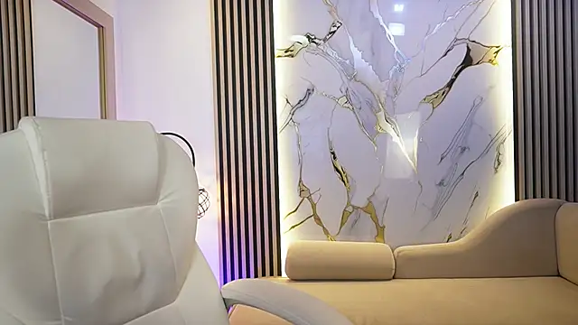 EmmaWalkerr_ Adlı Modelin Canlı XXX Sohbeti