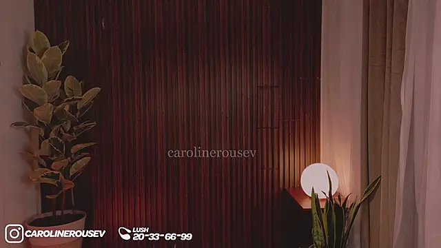 carolinerousev Live XXX-chat