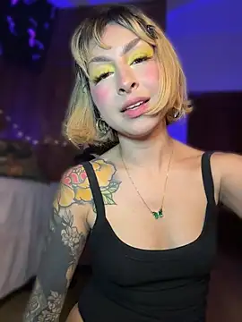 Cinamoonn Adlı Modelin Web Kamerası Şovu