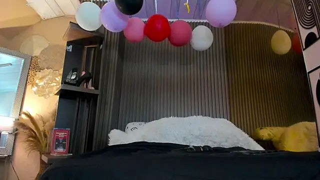 Chatroom XXX en direct de KiaraXMilf