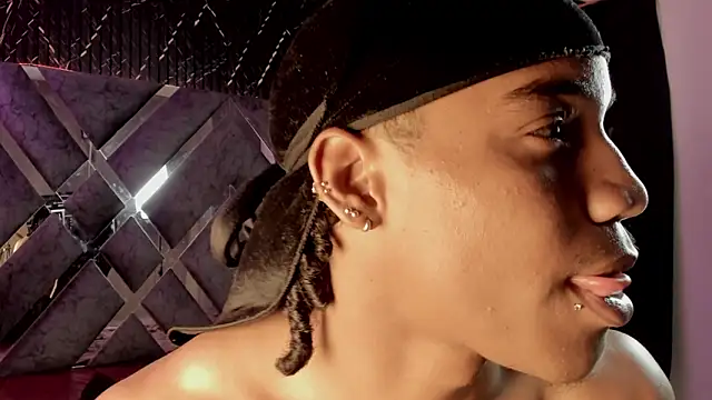 Pokazy przed kamerką – axel_silva4