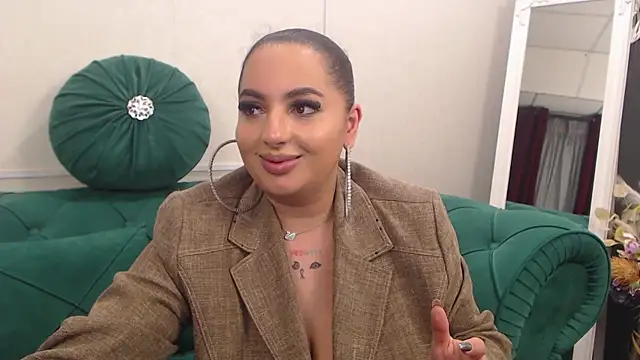 BustyAllyy Show Webcam