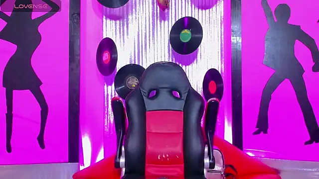 Chat +18 de nickyminach_ ao vivo