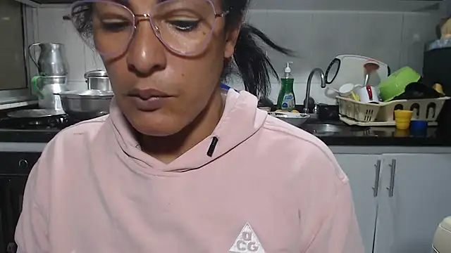 kateleyagrey's Live XXX Chat