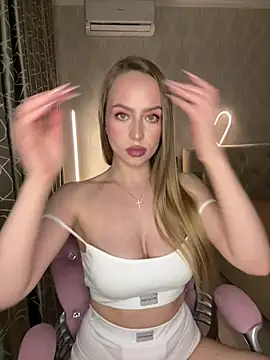 AlisaPearl Adlı Modelin Canlı XXX Sohbeti