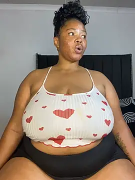 LunaCovenn Chat XXX live