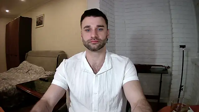 DaddySlava 即時 XXX 聊天