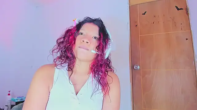 Emily_Coper18: απευθείας συνομιλία ΧΧΧ