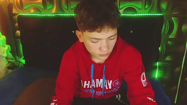 cruz_dante élő XXX-chatje