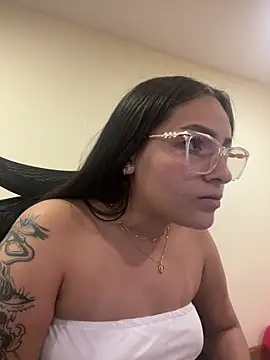 Онлайн чат XXX Alyha_Cortes